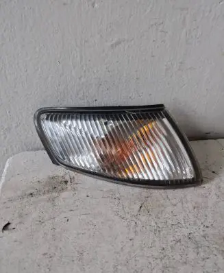 Mazda 626 Front indicator light 21061822 12V21M 12V21W