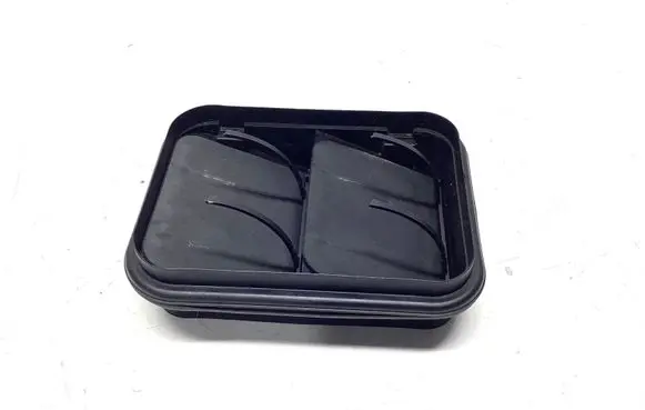 Nissan Qashqai Quarter panel pressure vent 8200003575 GM91166963