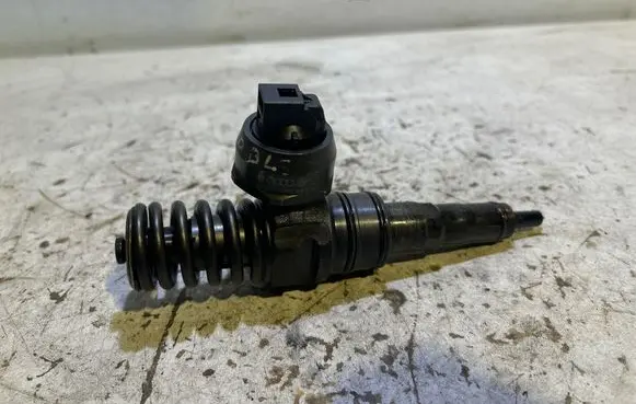 Fuel injector