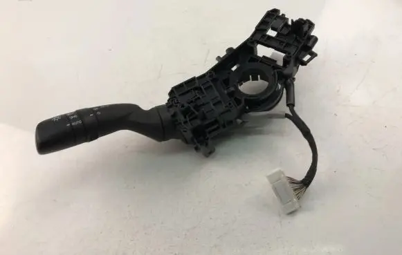 Toyota Yaris XP210 Indicator stalk 02D5017J911