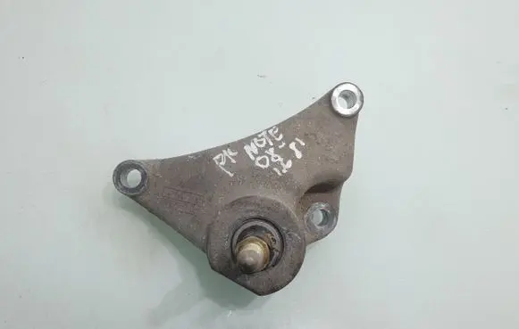 Nissan Note (E11) Engine mounting bracket