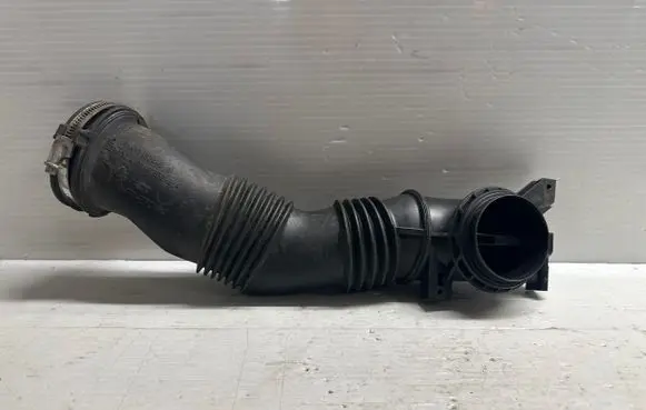 Ford Kuga II Air intake hose/pipe AV619G832BA