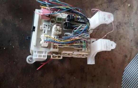 Nissan Qashqai Fuse module 8273005150B
