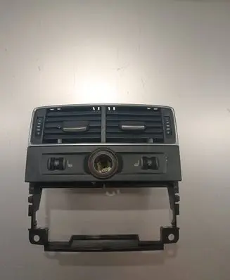 Audi A8 S8 D3 4E Rear air vent grill 4E0819203A