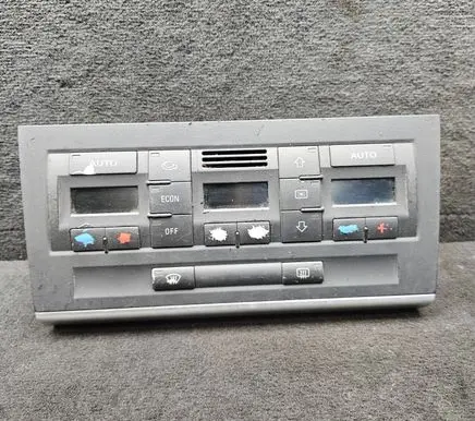 Audi A4 S4 B6 8E 8H Climate control unit 8E0820043H