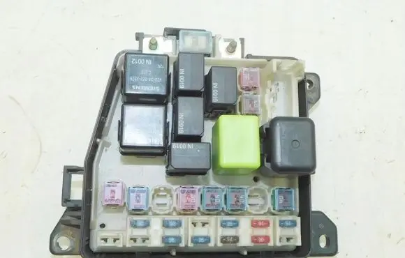 Mazda 626 Fuse module