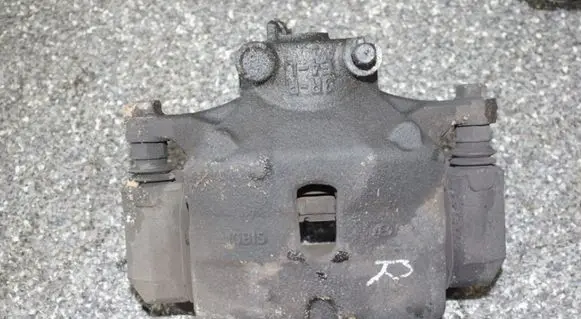 Hyundai i40 Front brake caliper
