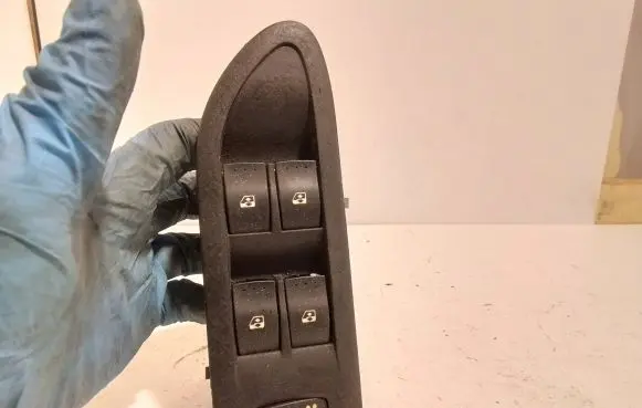 Renault Laguna II Electric window control switch 26516