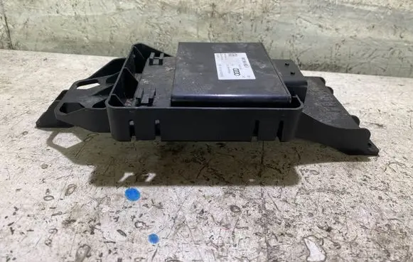 Audi A6 S6 C7 4G Voltage converter/converter module 8K0959663F 8K0959663 120012874