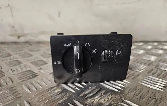 Ford Focus Light switch 7M5T13A024LA 04069715