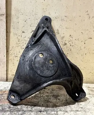 BMW 5 E39 Engine mounting bracket 1096080 22111096080