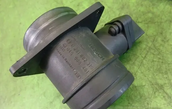 Volkswagen Polo III 6N 6N2 6NF Mass air flow meter 0281002318