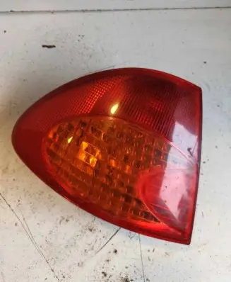 Toyota Avensis T220 Rear/tail lights