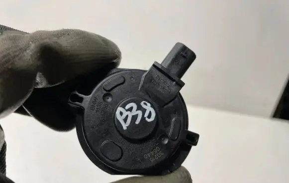 BMW 2 F45 Camshaft vanos timing valve 7614288