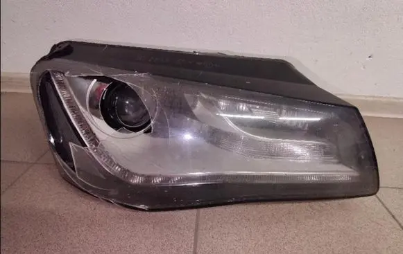 Audi A8 S8 D2 4D Headlight/headlamp 1ZT010192