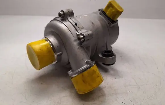 BMW 3 F30 F35 F31 Water pump 11518635089