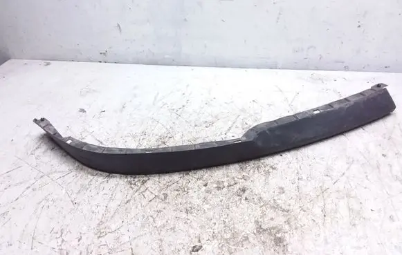 Front bumper lip