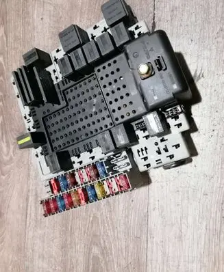 Volvo V70 Fuse module 08696098 03W344 08696040