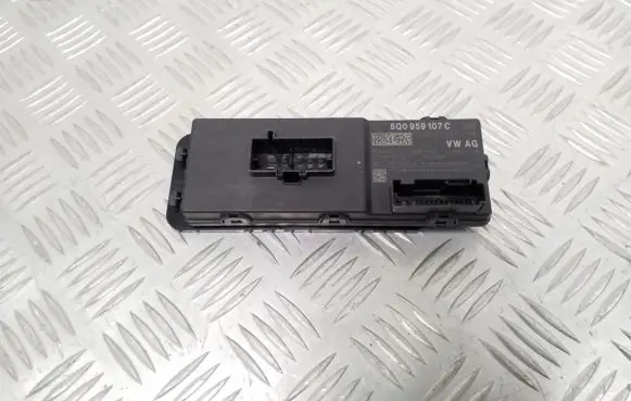 Volkswagen Tiguan Tailgate/trunk control unit/module 5Q0959107C