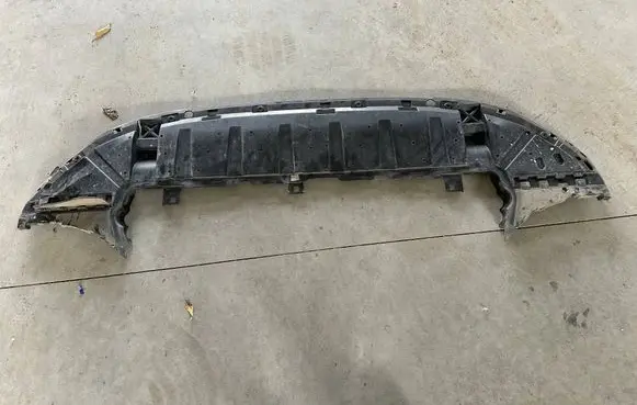 Engine splash shield/under tray