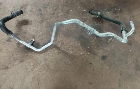 Chrysler Town & Country V Engine coolant pipe/hose