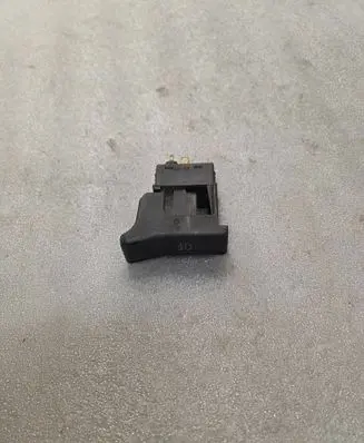 Fog light switch