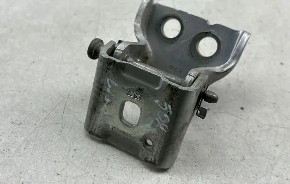 Peugeot 508 Rear door upper hinge 