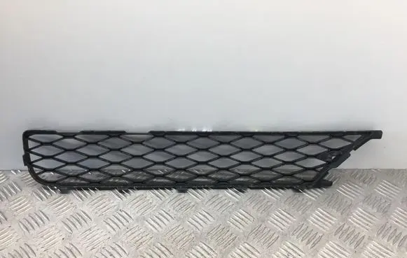 Mercedes-Benz R W251 Front bumper lower grill