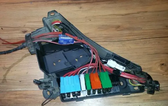 Renault Laguna I Fuse box set 7700829457