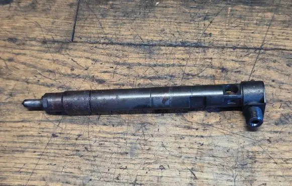 Fuel injector