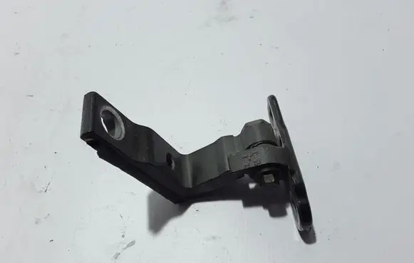 Volvo XC40 Front door lower hinge 31457072
