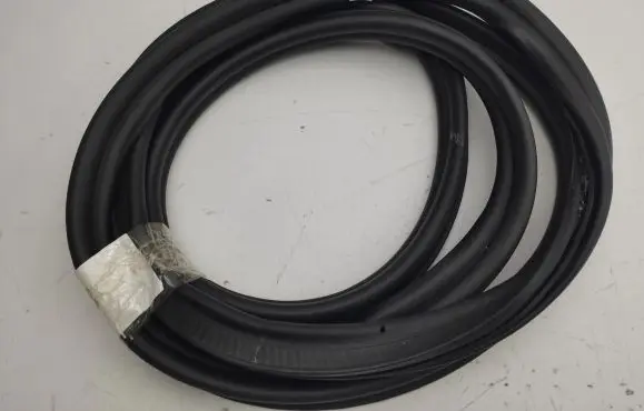 Audi A1 Trunk rubber seal (body) 