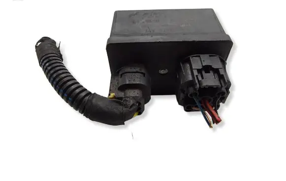 Alfa Romeo Giulietta Glow plug pre-heat relay 55203394 0281003043