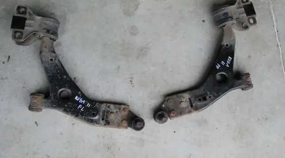 Ford Kuga II Front control arm 163KM