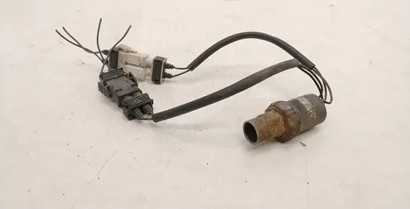 BMW 3 E36 Air conditioning (A/C) pressure sensor 64538390582 8390582