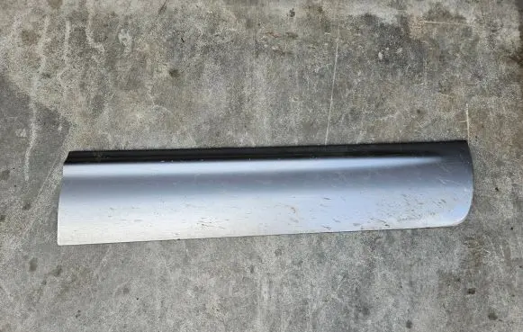 Subaru Forester SG Side skirt front trim 