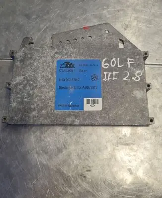 Volkswagen Golf III ABS Pump 1H0907379C