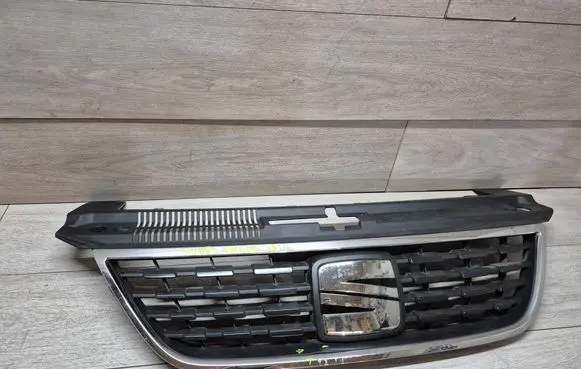 Seat Alhambra (Mk2) Front bumper upper radiator grill 7N5853651G