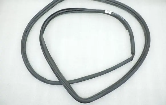 Toyota Yaris Front door rubber seal 623120D380