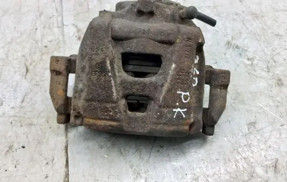 Volkswagen PASSAT B7 USA Front brake caliper