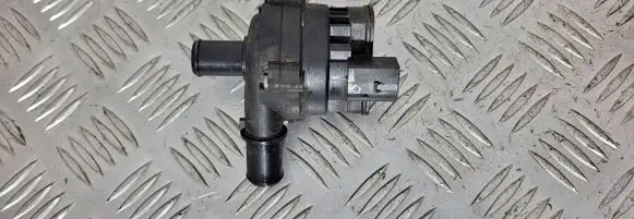 Opel Movano B Water pump