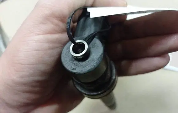 Opel Astra H Fuel injector 0445110174