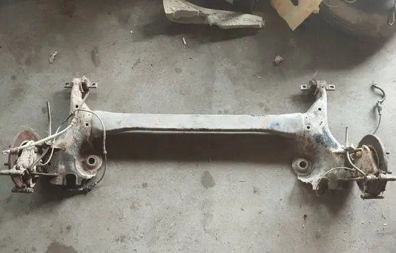 Mitsubishi Colt Rear axle beam 