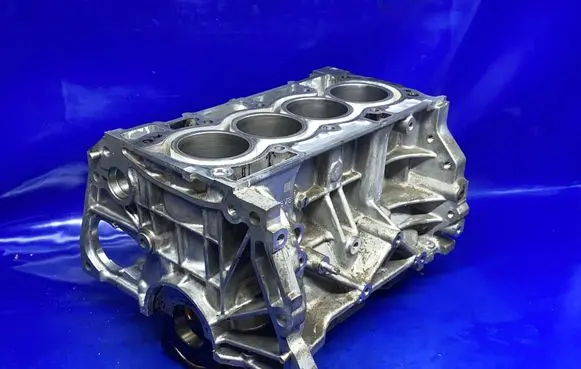 Nissan X-Trail T32 Engine block 1603213 3072015