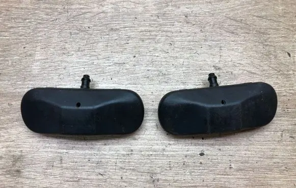 Volkswagen Golf VII Windshield washer spray nozzle 5M0955985C