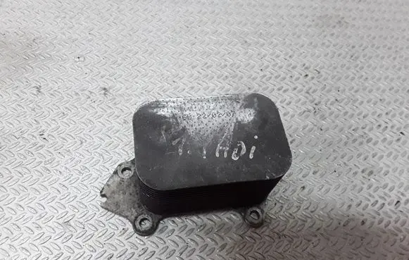 Mazda 2 Oil filter mounting bracket