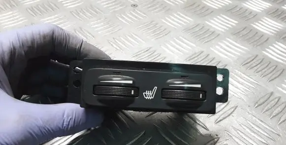 Toyota Avensis T250 Seat heating switch 4172V53