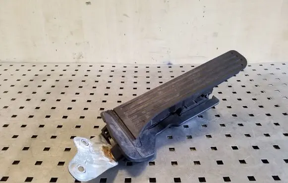 Volkswagen PASSAT CC Accelerator throttle pedal 1K2721503AJ