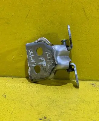 Dacia Sandero Rear door lower hinge AsASSQW