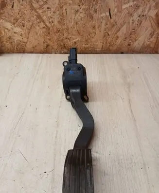 Citroen C4 I Accelerator throttle pedal F00C3E2045